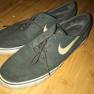 Steven Janoski Olive skateboarding shoes